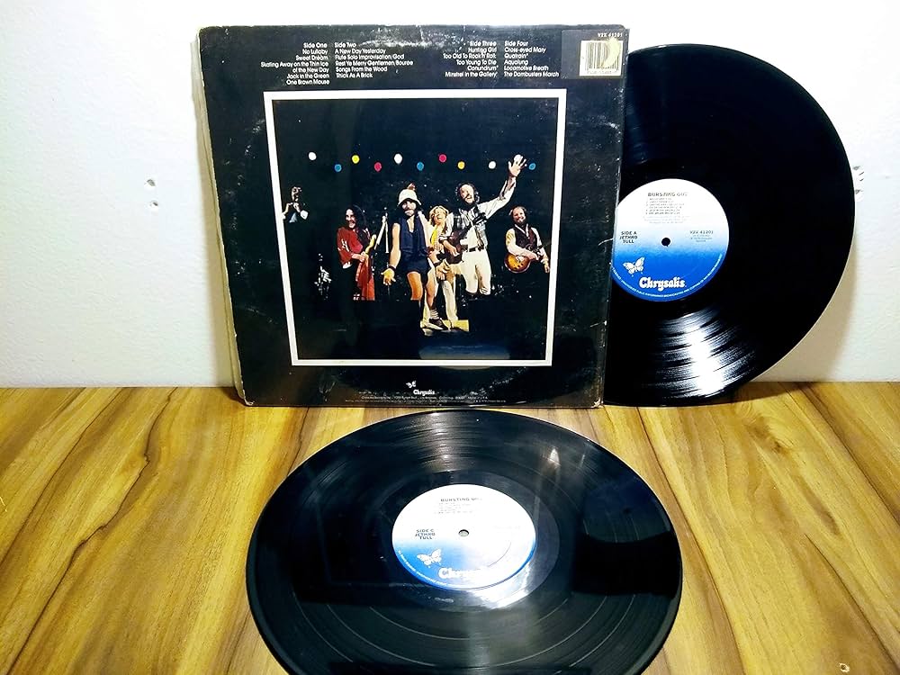 Amazon.co.jp: Bursting Out Jethro Tull Live: ミュージック